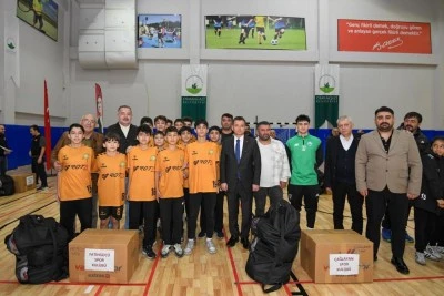 Osmangazi Belediyesi&rsquo;nden amat&ouml;r spor kul&uuml;plerine b&uuml;y&uuml;k destek