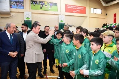 Osmangazi Belediyesi'nden amat&ouml;r spor kul&uuml;plerine destek! 