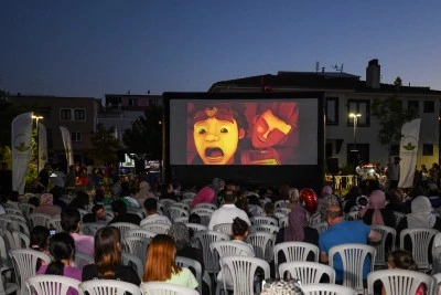 Osmangazi Belediyesi&rsquo;nden &ccedil;ocuklara &uuml;cretsiz sinema keyfi