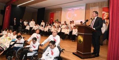 Osmangazi Belediyesi'nden &ccedil;ok &ouml;zel Cumhuriyet Bayramı kutlaması 