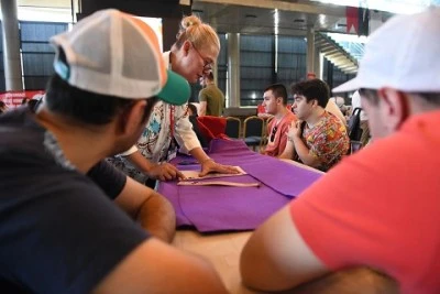 Osmangazi Belediyesi'nden engelli ve engelsiz bireyler birlikte &uuml;retmenin mutluluğunu yaşadı