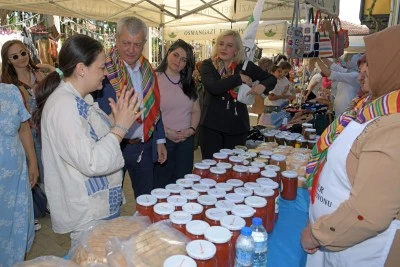 Osmangazi Belediyesi&rsquo;nden &uuml;reten kadınlara destek