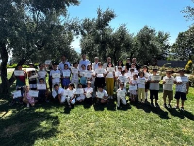 Osmangazi Belediyesi&rsquo;nin at&ouml;lyelerinde eğitim alan &ouml;ğrenciler yeteneklerini sergiledi 