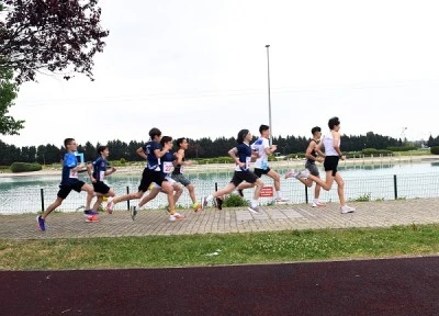 Osmangazi Belediyesi&rsquo;nin ev sahipliğinde triatlon yarışları d&uuml;zenlendi