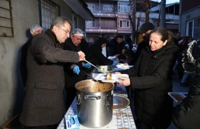 Osmangazi Belediyesi&rsquo;nin iftar sofrası dolup taştı