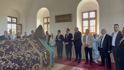 Osmangazi Belediyesi, şehit padişah Sultan 1. Murad H&uuml;davendigar'ı Kosova'da andı