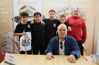 Osmangazi Belediyesi sevilen yazarları okurlarıyla buluşturuyor