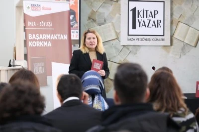 Osmangazi Belediyesi sevilen yazarları okurlarıyla buluşturuyor