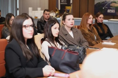 Osmangazi Belediyesi &uuml;niversiteli &ouml;ğrencileri &uuml;retimin kaynağına g&ouml;t&uuml;rd&uuml;  