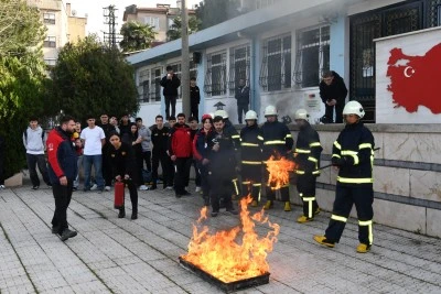 Osmangazi Belediyesi ve Tophane Mesleki ve Teknik Anadolu Lisesi &ouml;ğrencilerinden yangın tatbikatı