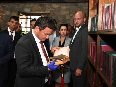 Osmangazi Belediyesi Zamansız Kitaplar M&uuml;zesi a&ccedil;ıldı
