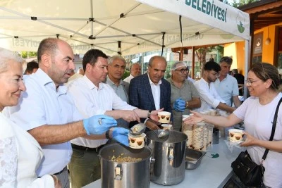 Osmangazi&rsquo;de aşure kazanları kardeşlik i&ccedil;in kaynadı
