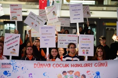 Osmangazi'de &Ccedil;ocuk Hakları G&uuml;n&uuml; rengarenk kutlandı
