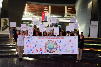 Osmangazi&rsquo;de &Ccedil;ocuk Hakları G&uuml;n&uuml; Renkli Ge&ccedil;ti