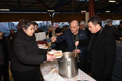 Osmangazi&rsquo;de g&ouml;n&uuml;l sofrası Hamitler mahallesi&rsquo;nde kuruldu