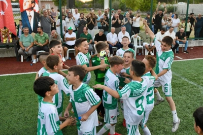 Osmangazi'de K&uuml;&ccedil;&uuml;k Kramponlar Şampiyonluk İ&ccedil;in Ter D&ouml;kt&uuml;