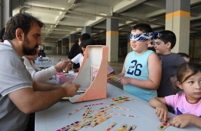 Osmangazi&rsquo;de &ouml;ğrenciler i&ccedil;in At&ouml;lye Pazarı kuruldu