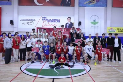 Osmangazi&rsquo;de sporcular Cumhuriyet i&ccedil;in ter d&ouml;kt&uuml;