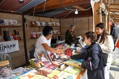 Osmangazi Kitap Fuarı, yoğun ilgiyle devam ediyor! 