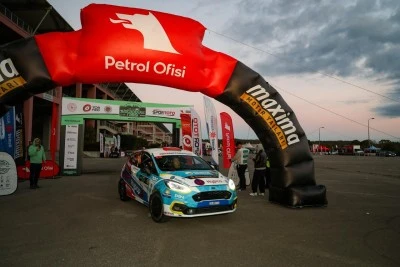 Osmangazi&rsquo;nin gururu İstanbul Rallisi&rsquo;nde podyuma &ccedil;ıktı