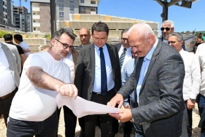 Osmangazi yeni modern pazar alanına kavuşmak i&ccedil;in g&uuml;n sayıyor