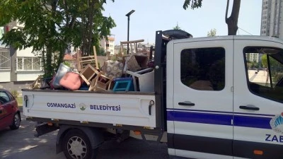 Osmangazi zabıtadan kaldırım işgaline m&uuml;dahale