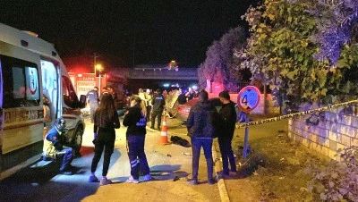 Osmaniye&rsquo;de 3 aracın karıştığı zincirleme kazada 2 &ouml;l&uuml;, 7 yaralı