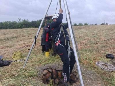 Osmaniye&rsquo;de i&ccedil;me suyu kuyusuna d&uuml;şen tilki kurtarıldı
