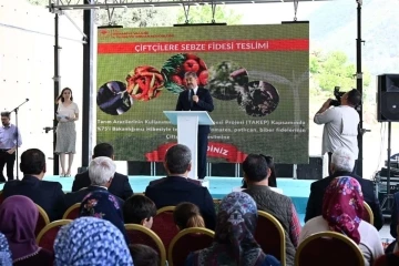 Osmaniye&rsquo;de &uuml;reticilere 220 bin sebze fidesi dağıtıldı
