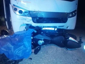 Otel g&uuml;venlik g&ouml;revlisi trafik kazasında hayatını kaybetti
