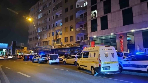 Otelde husumetlilerin kavgası kanlı bitti: 2 &ouml;l&uuml;
