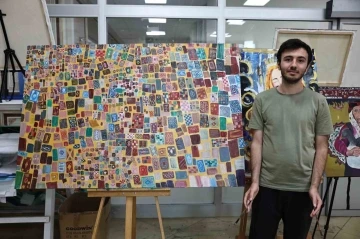 Otizmli &uuml;niversite &ouml;ğrencisi Hamza, yaz tatilini resim yaparak ge&ccedil;irdi
