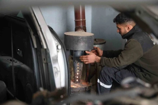 Oto tamir ustası sanayi tipi yağ sobalarının tehlikesine dikkat &ccedil;ekti
