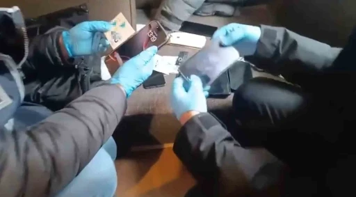 Oto yedek par&ccedil;ası ilanlarıyla 274 vatandaşı dolandıran 7 ş&uuml;pheli yakalandı
