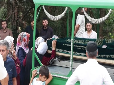 Otob&uuml;s yangınında hayatını kaybeden Y&uuml;sra son yolculuğuna uğurlandı