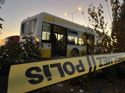 Otob&uuml;steki tartışmada bı&ccedil;aklanan gen&ccedil; ağır yaralandı