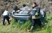 Otomobil şarampole u&ccedil;tu, aynı aileden 4 kişi yaralandı