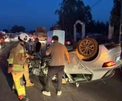 Otomobil, sepetli motosiklete &ccedil;arpıştı: 6 yaralı