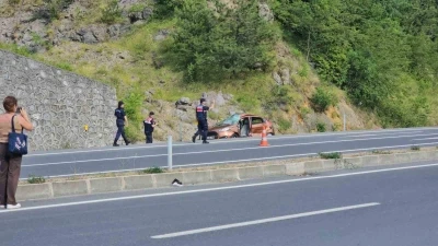 Otomobil tırla &ccedil;arpıştı, yaşlı &ccedil;ift hayatını kaybetti