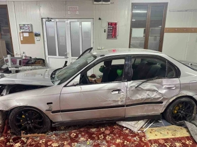 Otomobilin camiye daldığı anların g&uuml;venlik kamerası ortaya &ccedil;ıktı
