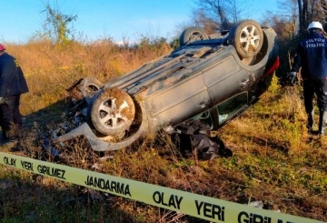 Otomobiliyle takla atan s&uuml;r&uuml;c&uuml; hayatını kaybetti
