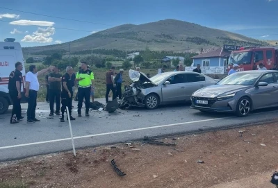 Otomobiller &ccedil;arpıştı: 6 yaralı