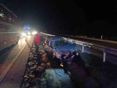 Otostopla bindiği ara&ccedil; mezarı oldu: 1 &ouml;l&uuml;, 2 yaralı