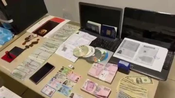 Oturma izni almak i&ccedil;in sahte evrak basan ş&uuml;pheliler operasyonla yakalandı