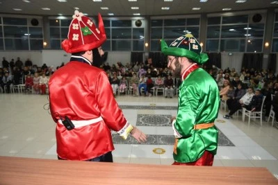 Ovaak&ccedil;a karag&ouml;z ve sihirbazlık g&ouml;sterisiyle şenlendi