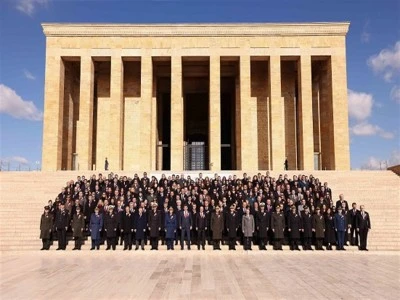 OYAK'tan 65'inci kuruluş yıl d&ouml;n&uuml;m&uuml;nde Anıtkabir'e ziyaret