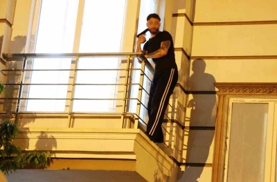 Oyuncak tabancayla polisi alarma ge&ccedil;irdi
