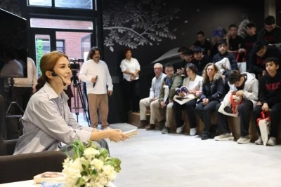 Oyuncu Elit Anda&ccedil; &Ccedil;am Nil&uuml;fer'de gen&ccedil;ler ve iş&ccedil;ilerle buluştu