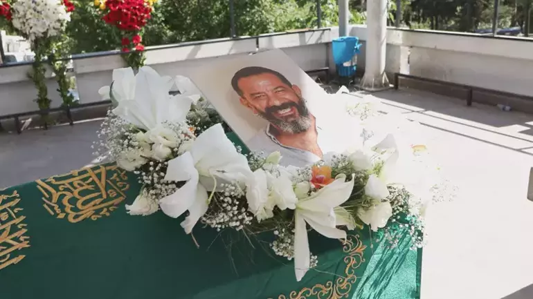 Oyuncu Emre T&ouml;r&uuml;n son yolculuğuna uğurlandı