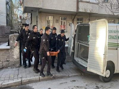 &Ouml;z annesini bı&ccedil;aklayarak &ouml;ld&uuml;rd&uuml;